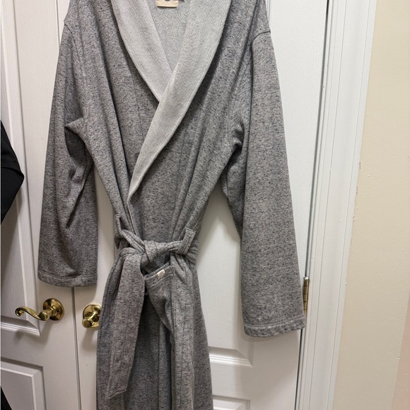 UGG Jackets & Blazers - The UGG Robinson Robe Grey Tie-Waist Women's Coat is in great condition, cotton